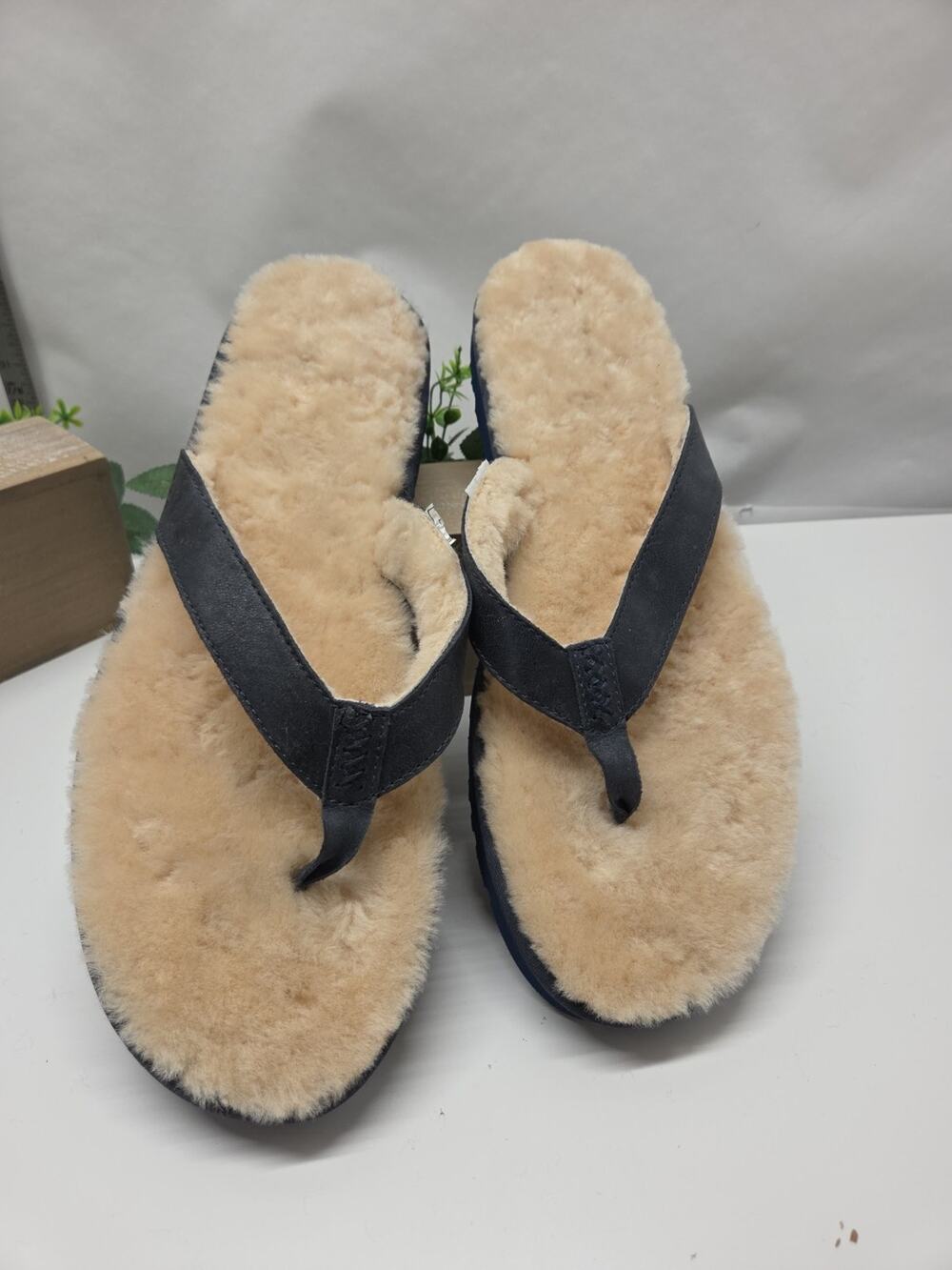 UGG Sandals Mens 16 Navy Leather Soft Fur Lined Sheepskin ClassicFlip Flop Thong